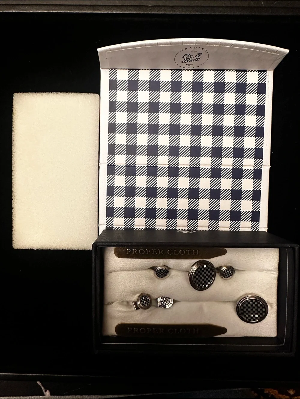 Proper Cloth accessory set NEW IN BOX includes two collar matching cufflinks